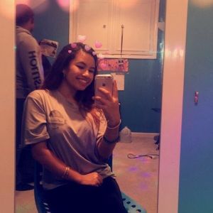 Meet your Posher, Thina